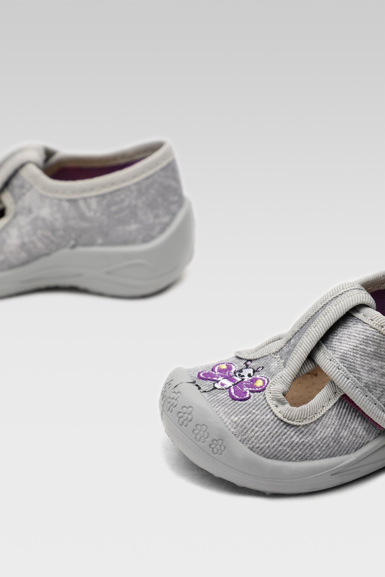 Kapcie MB 2F8/23-28POIR Szary jasny