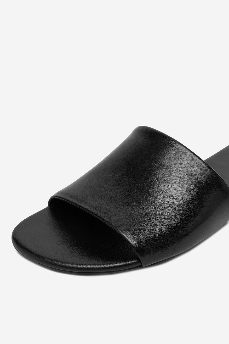 
                Шльопанець Gino Rossi ЧОРНИЙ - 5906751948477