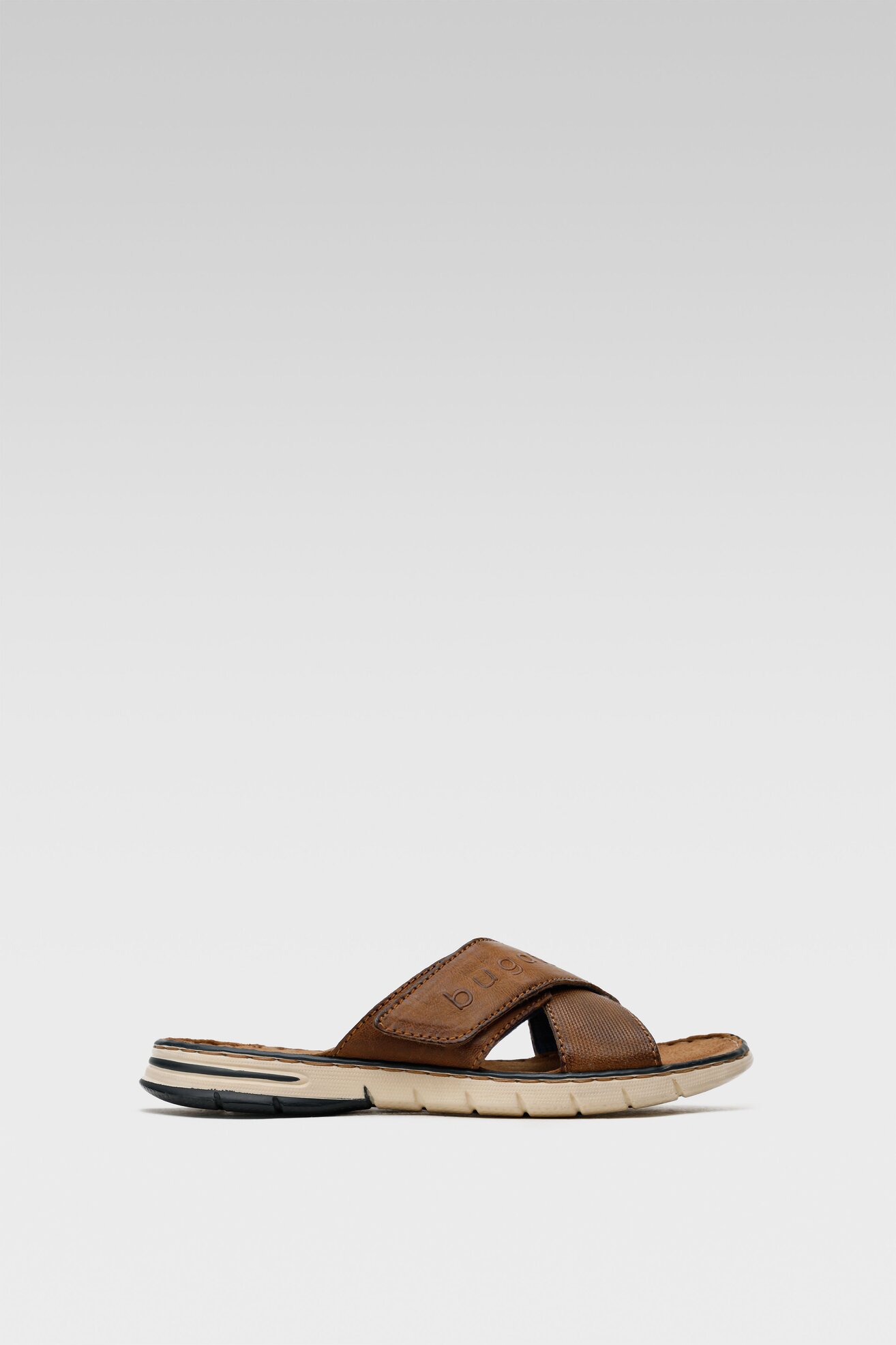 Klapki Bugatti 311-A3282-3500-6300 Brązowy