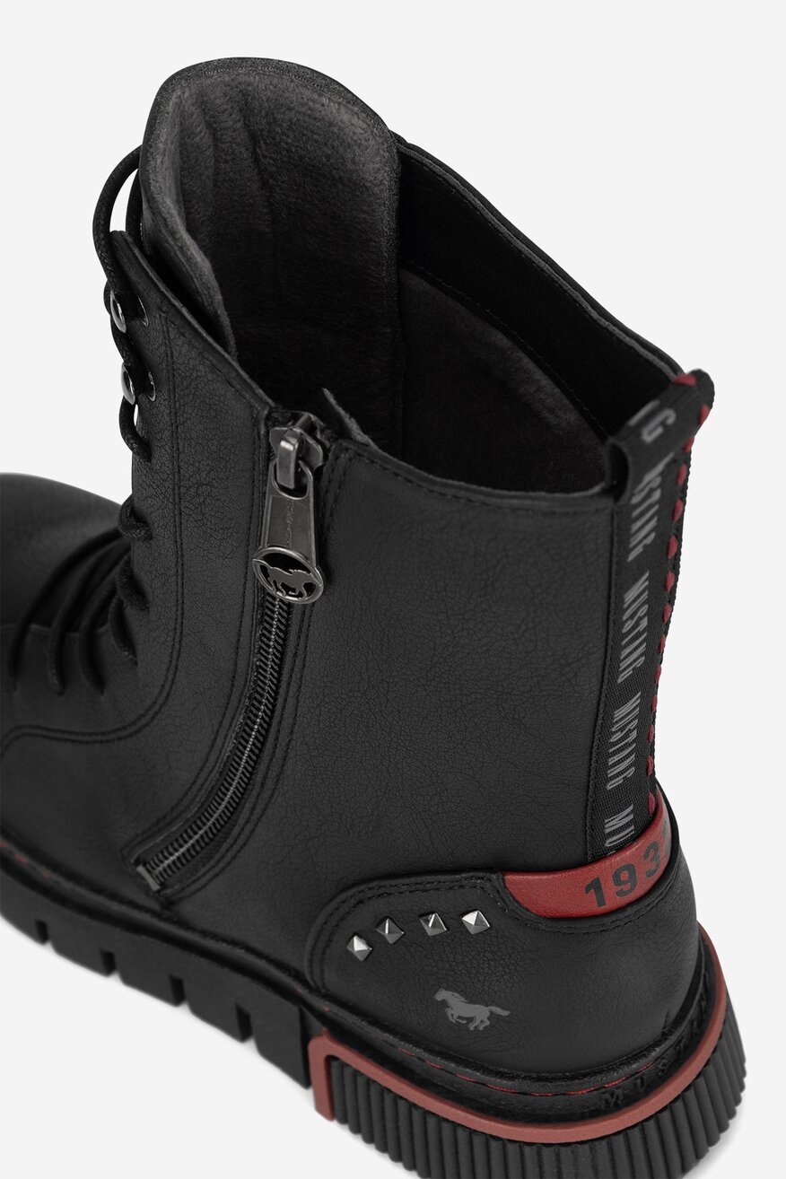 
                Bocanci Mustang NEGRU - 5905588865094