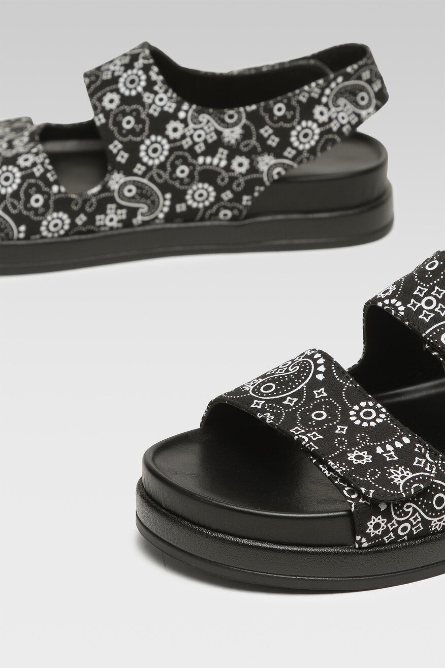 
                Jenny Fairy - Sandały czarne - 5904862835389