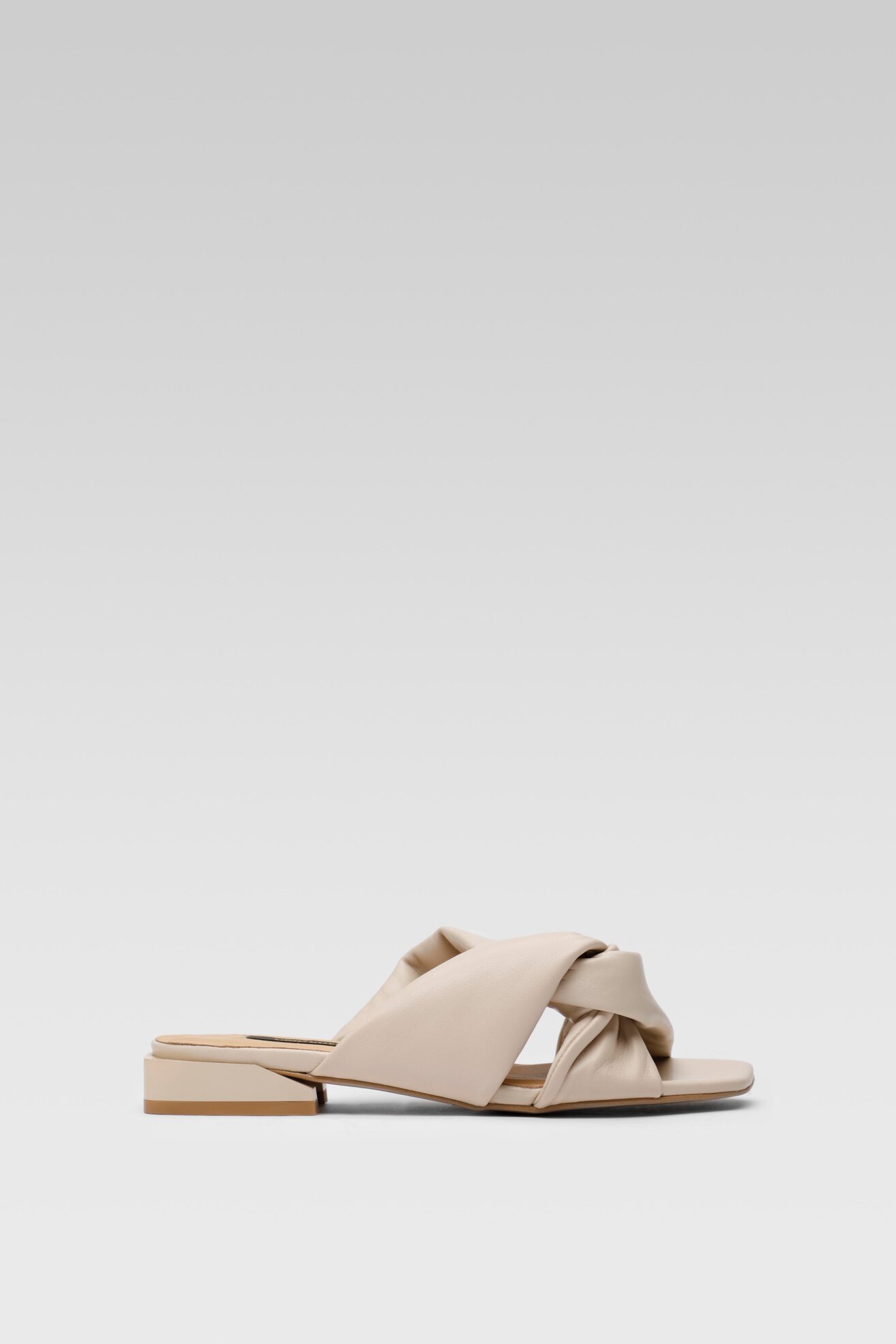 Klapki Gino Rossi 17101 Beżowy