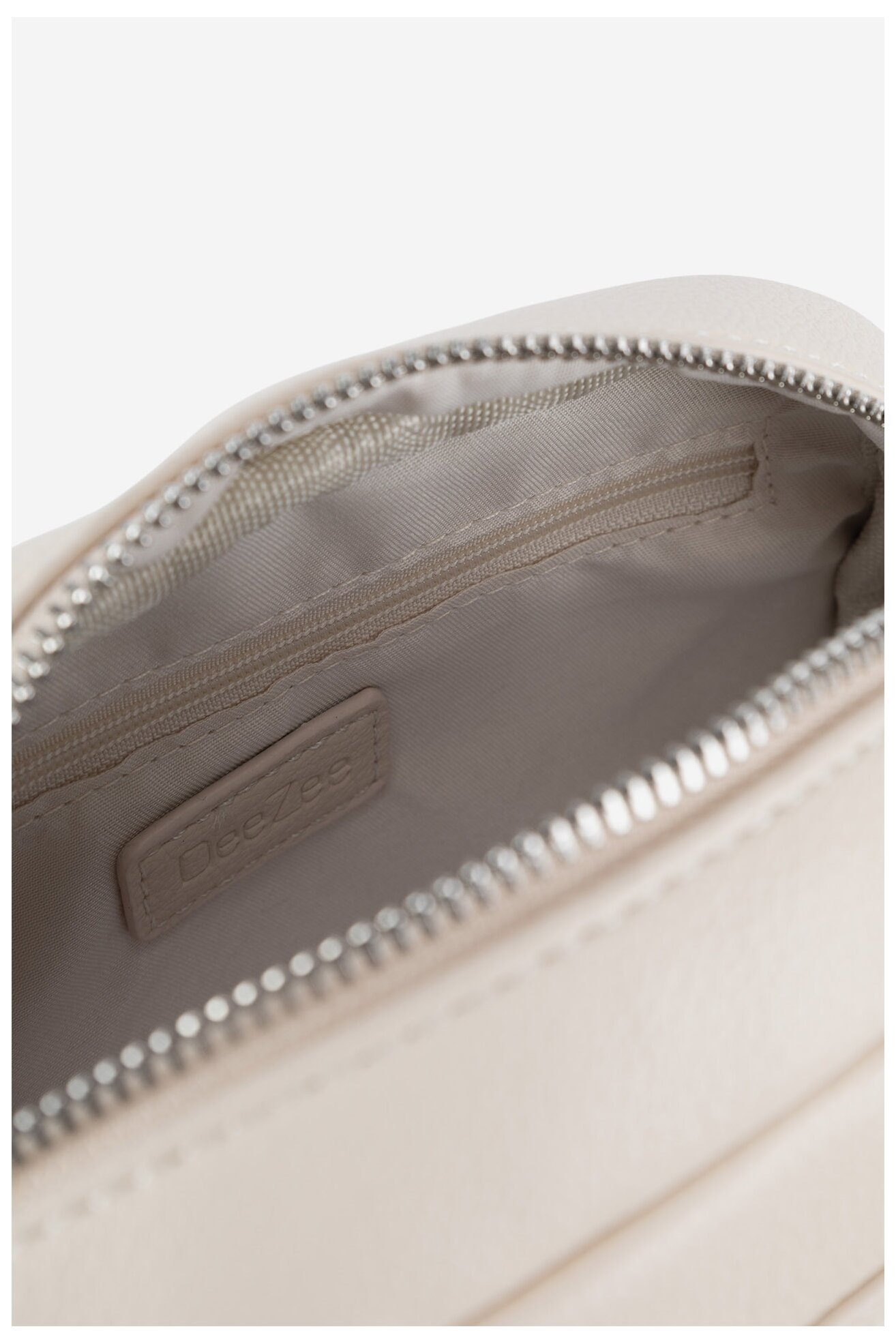 Дамска чанта DeeZee MDP-L-018-06 БЕЖОВ