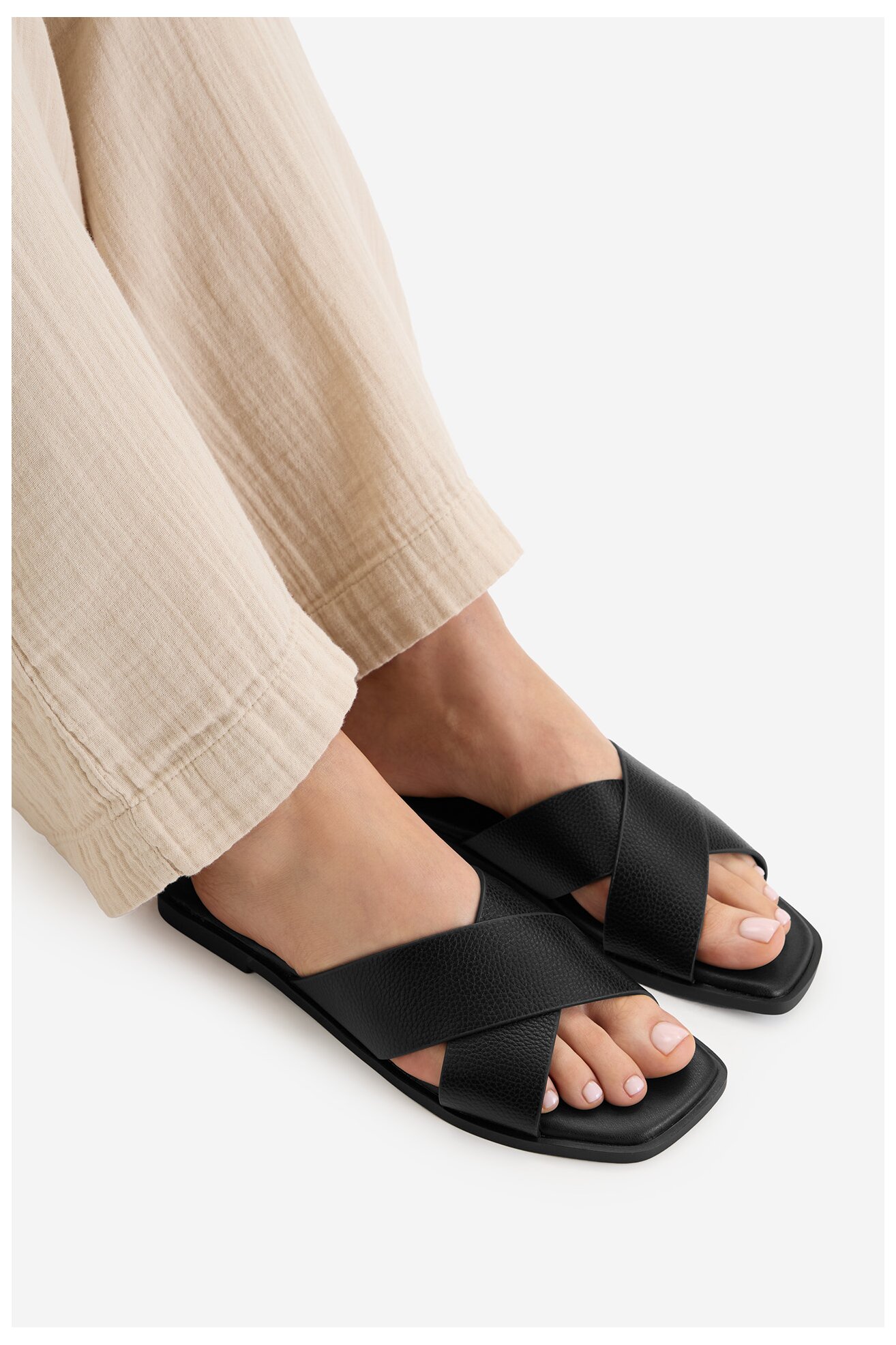 Klapki Jenny CEO-WFA2749-1 Czarny