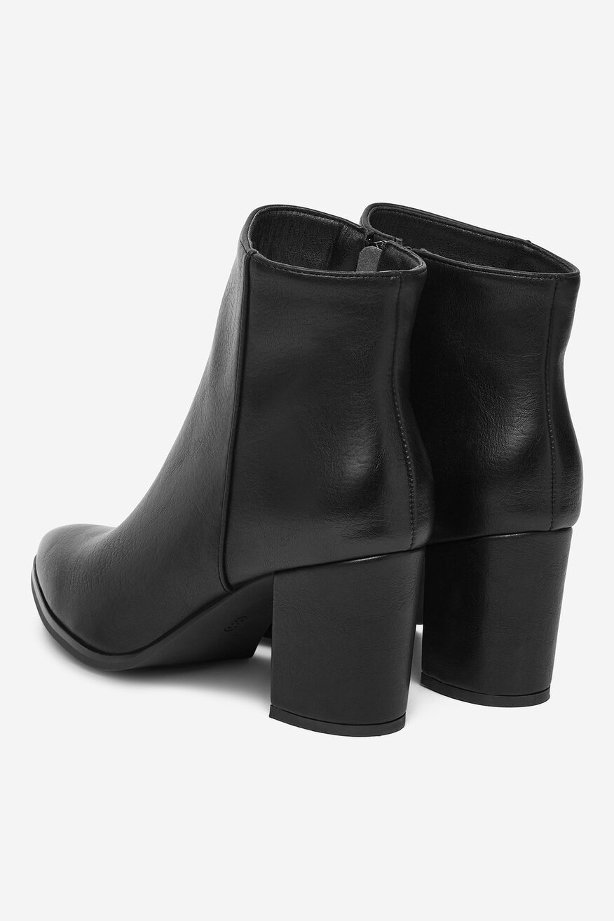 
                Боти DeeZee ЧЕРЕН - 5904410889499