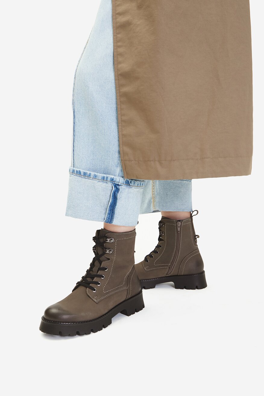 
                Csizma Lasocki SZÜRKE - 5906751288719