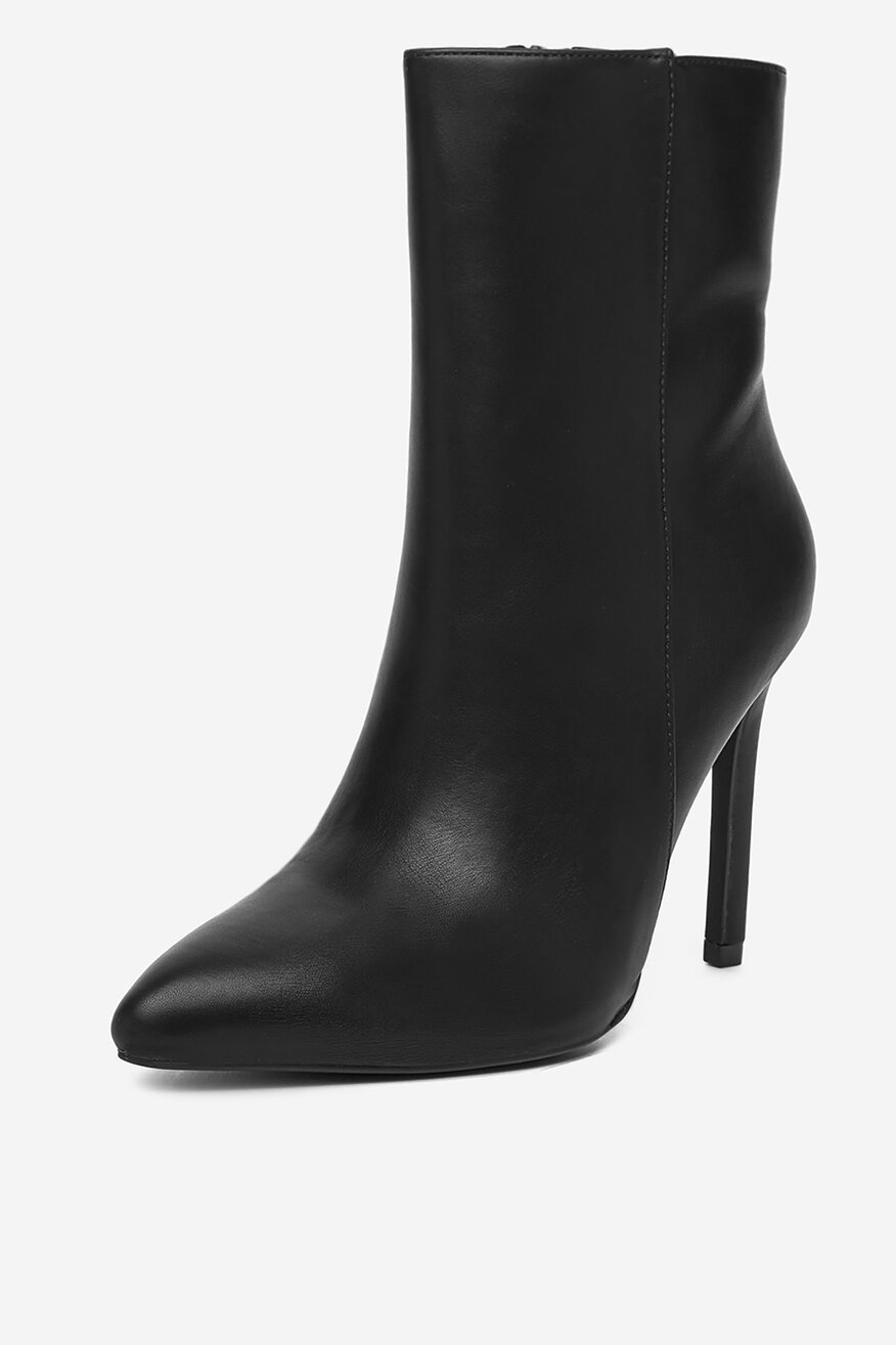 
                Боти DeeZee ЧЕРЕН - 5904410887792