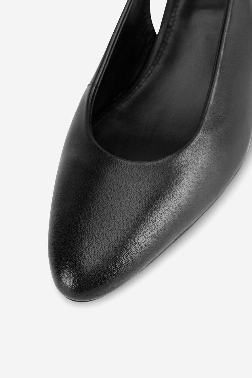 
                Елегантни обувки Gino Rossi ЧЕРЕН - 5904862334691