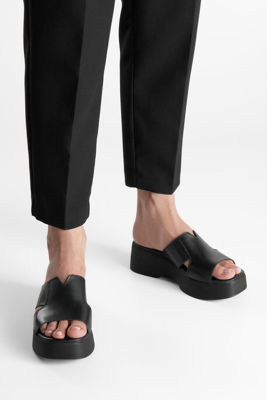 
                Șlapi Lasocki NEGRU - 5905588369561