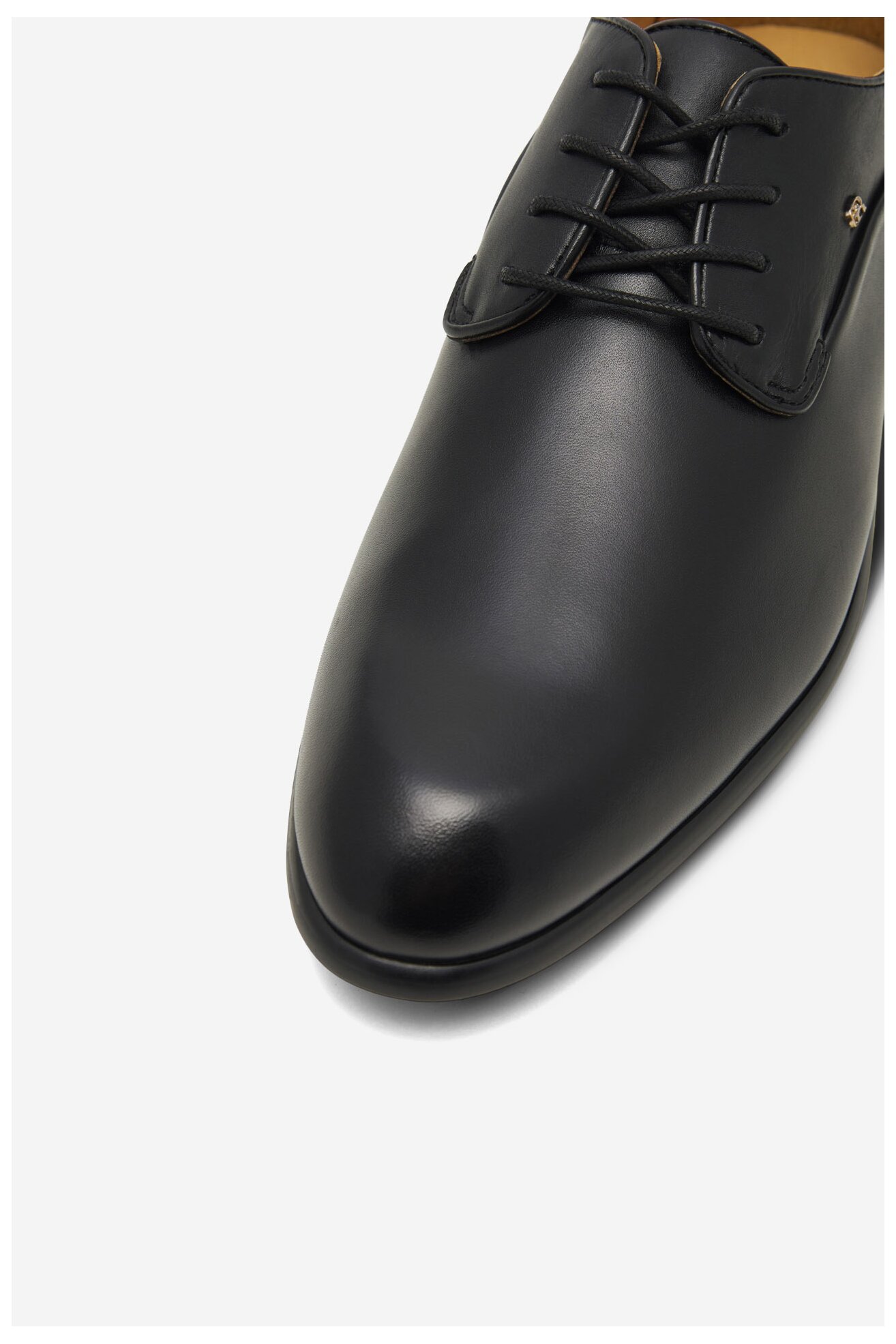 Półbuty Gino Rossi GIULIO-01 124AM Czarny