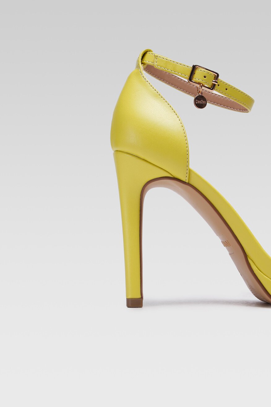 
                Sandale DeeZee GALBEN - 5904248706470