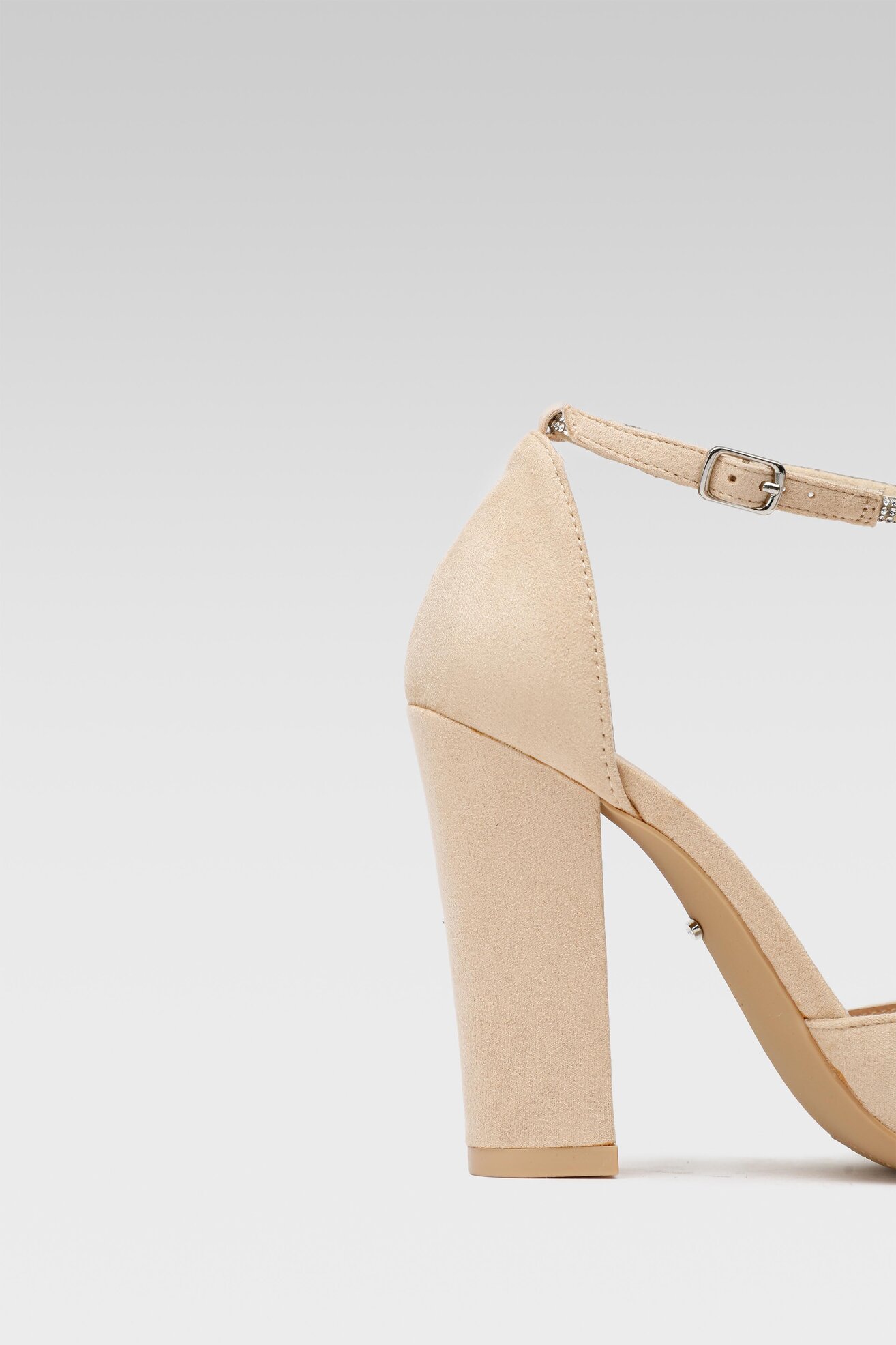 Körömcipő DeeZee KL-091201-01 BÉZS