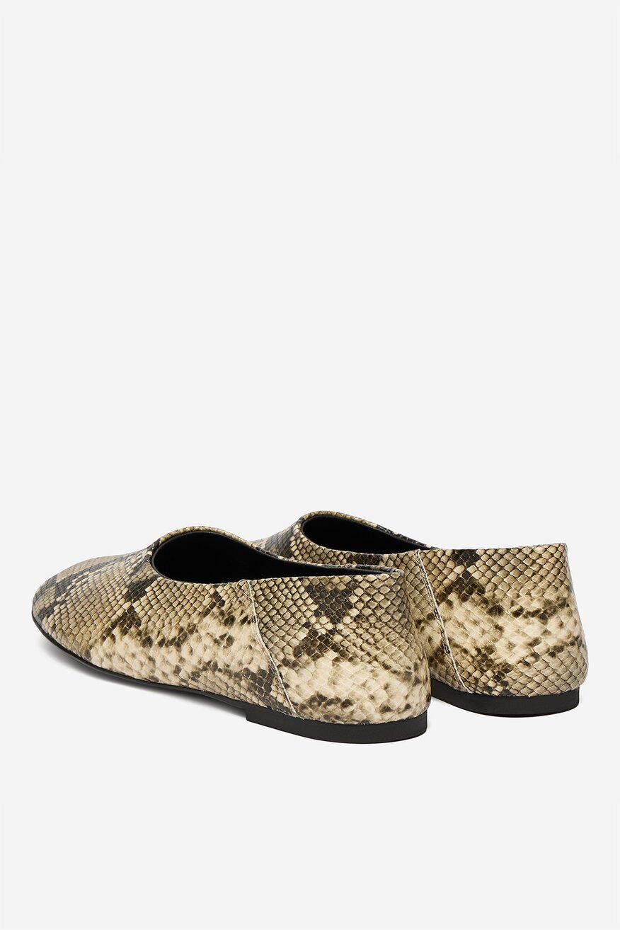 
                Балетки Gino Rossi ЧОРНИЙ - 5907964017820