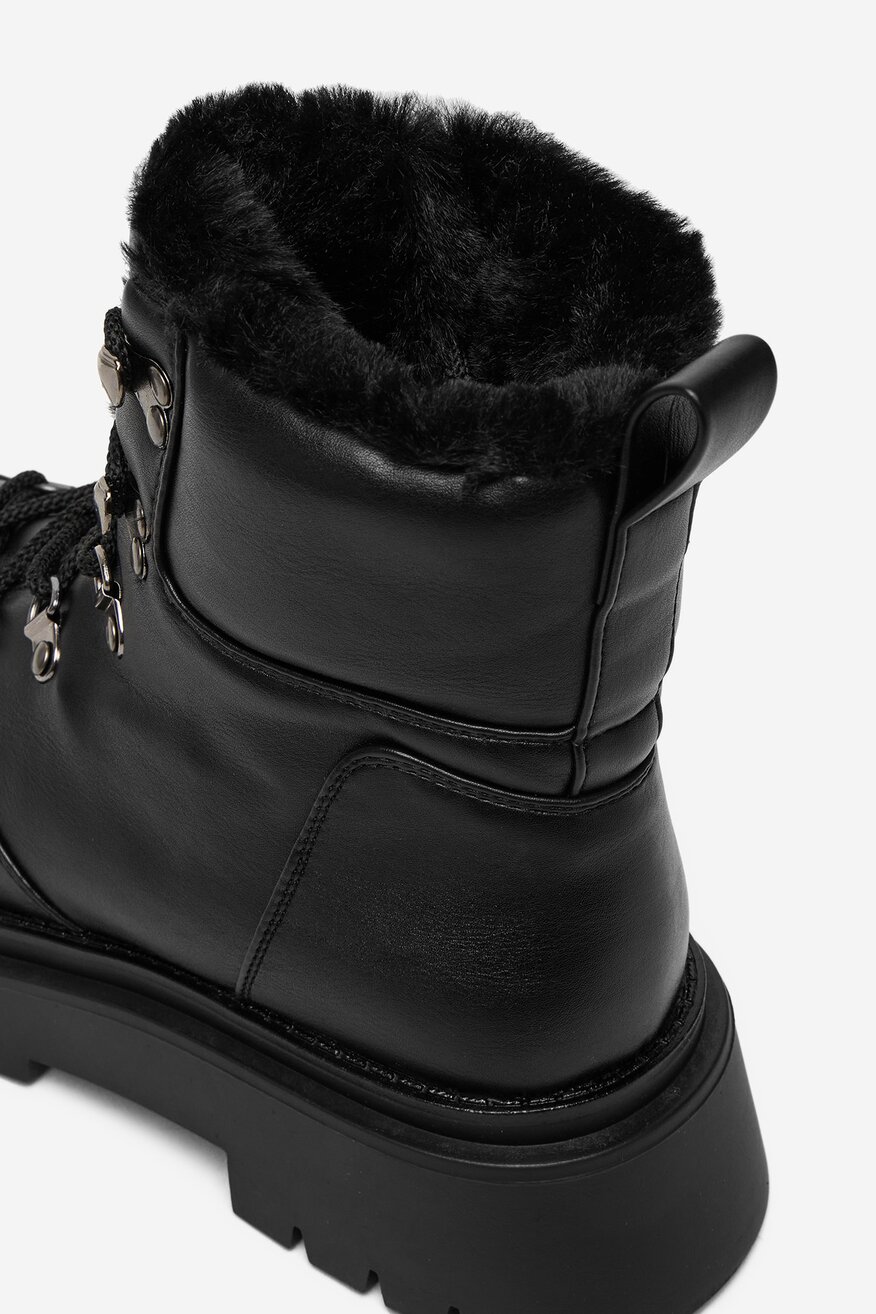 Šněrovací vyšší obuv DeeZee ČERNÁ - 5904410886023