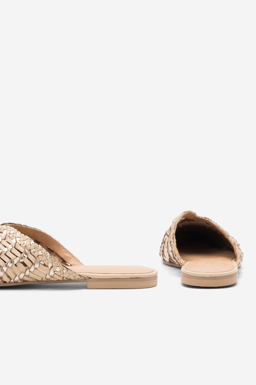 
                Шльопанець Lasocki БЕЖЕВИЙ - 5904862664781