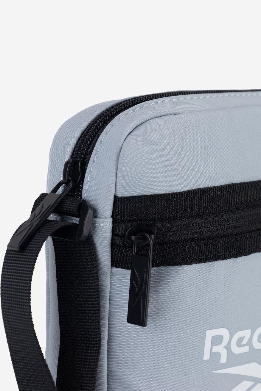 
                Kézitáska Reebok SZÜRKE - 5905588361152