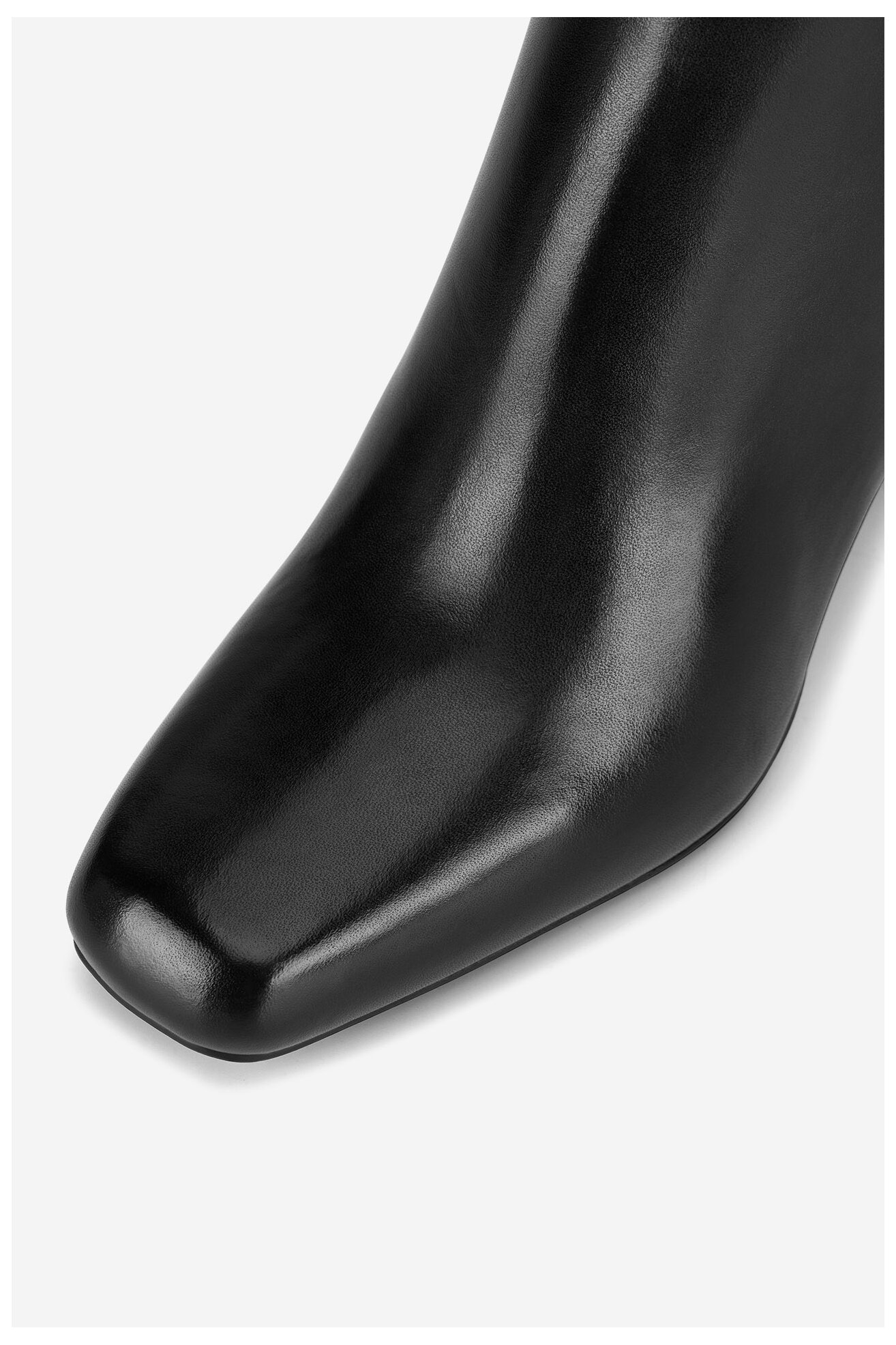 Kotníková obuv Gino Rossi HAGA-116068 ČERNÁ