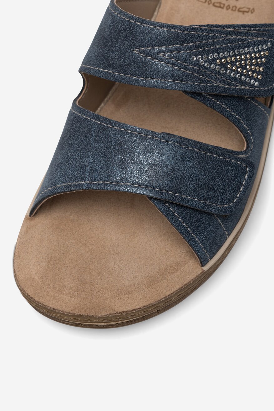 
                Inblu - Klapki na koturnie - 5905588535089