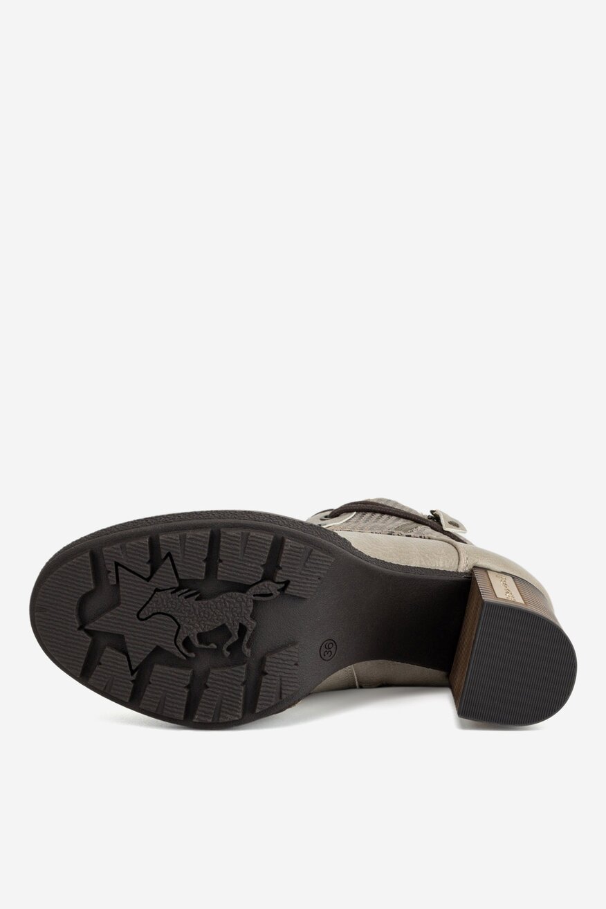 
                Боти Mustang БЕЖОВ - 5905588861041