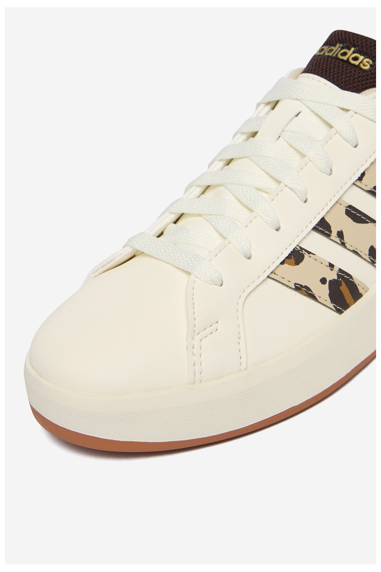 Спортни обувки adidas CEO-GRAND COURT 3.0 J KJ4849 БЯЛ