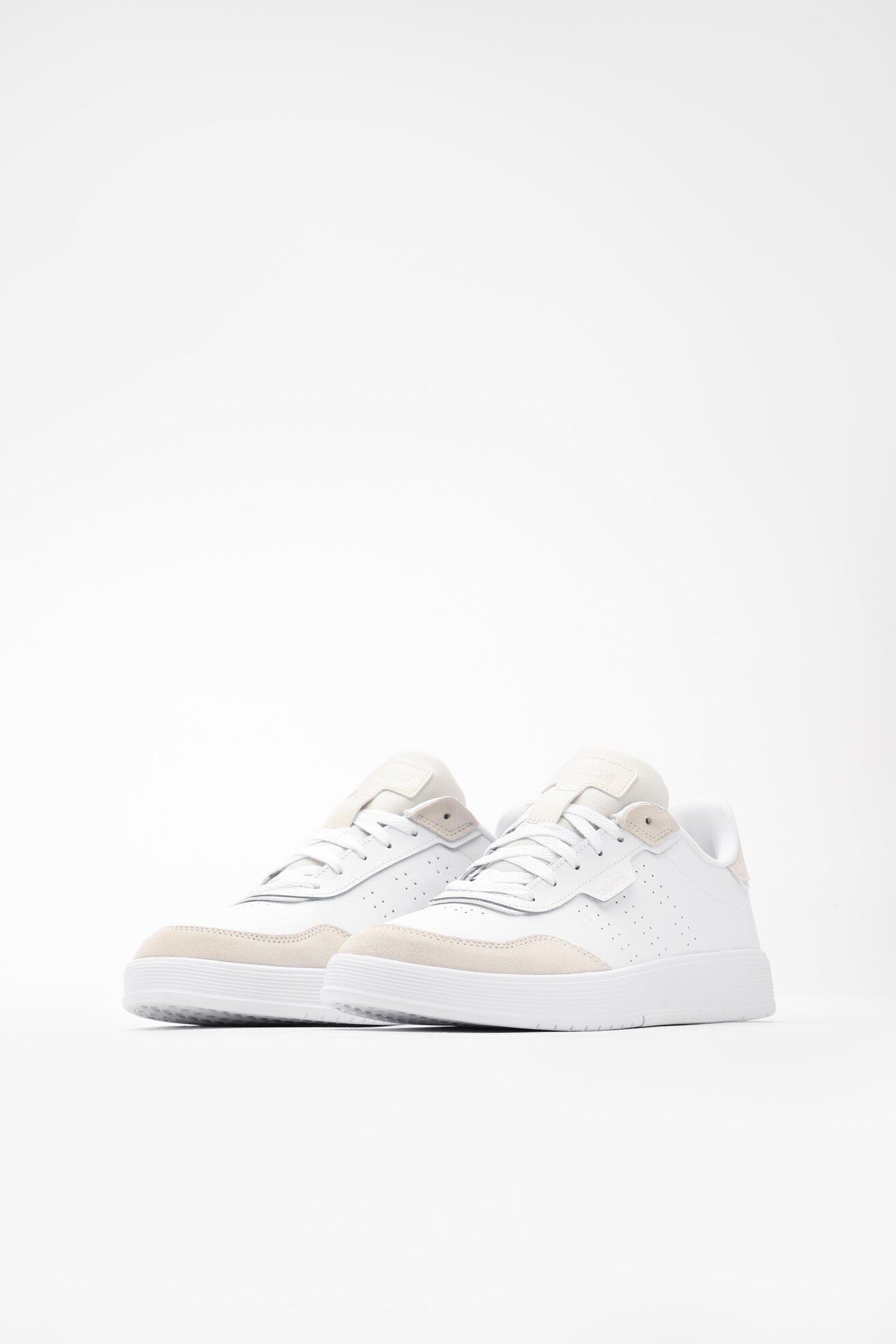 Obuwie sportowe adidas COURTROOK FY5933 Biały