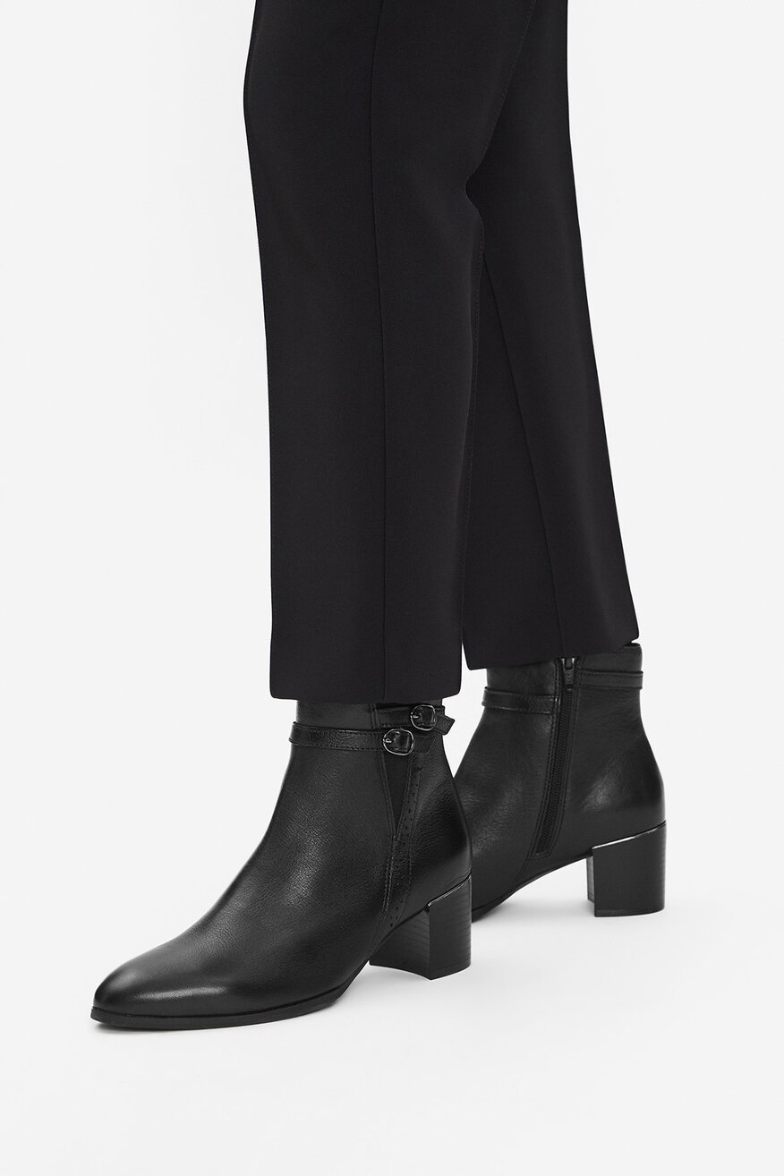 
                Bokacsizma Lasocki FEKETE - 5906751391105