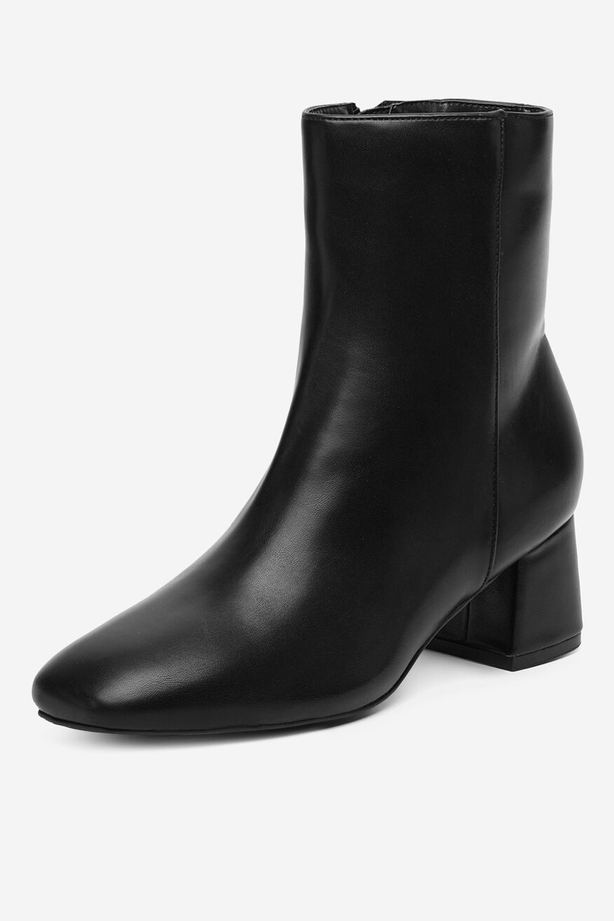 
                Kratke čizme Jenny CRNA - 5906751384497