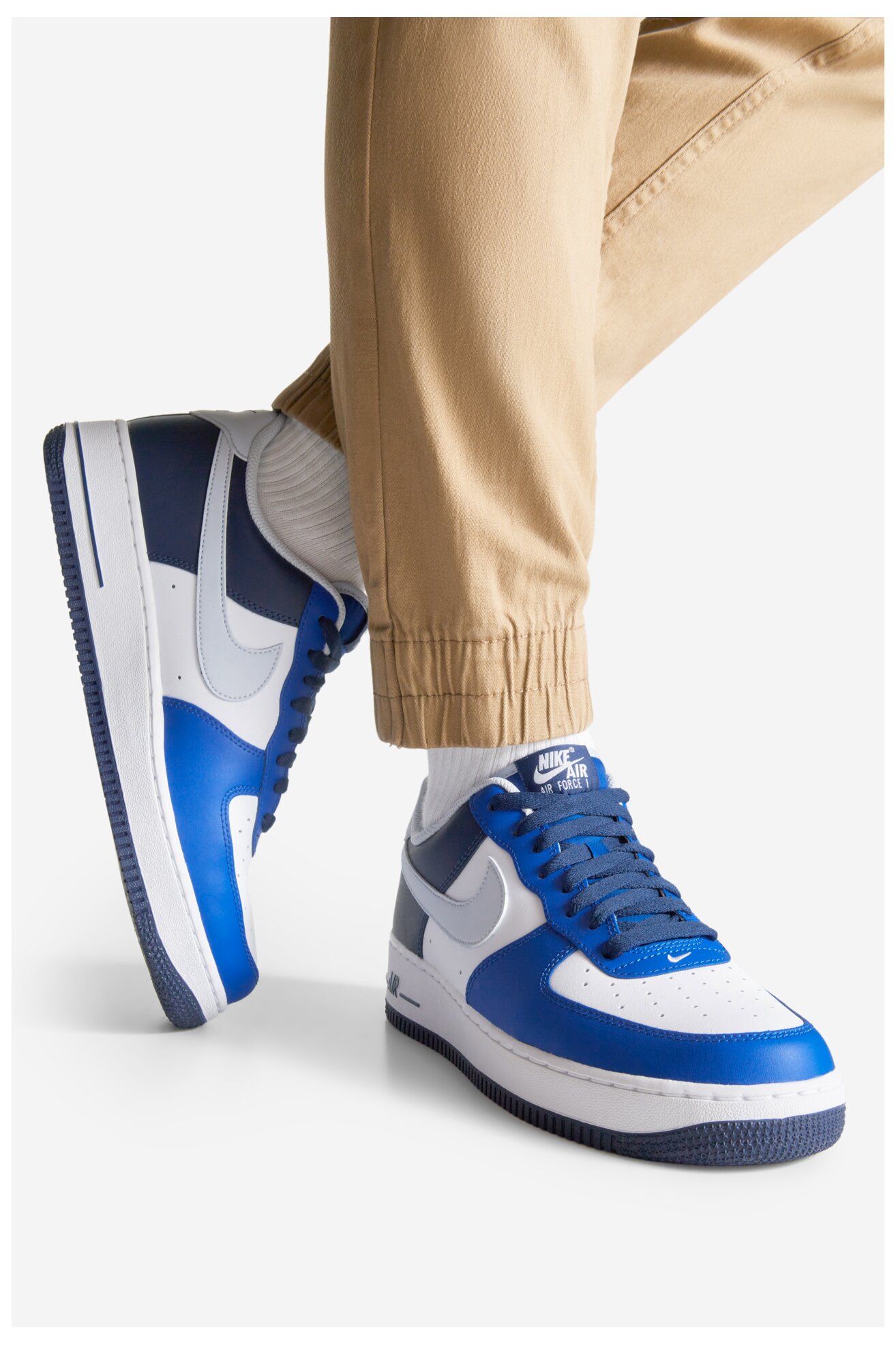 Obuwie sportowe Nike FQ8825-100 MIX