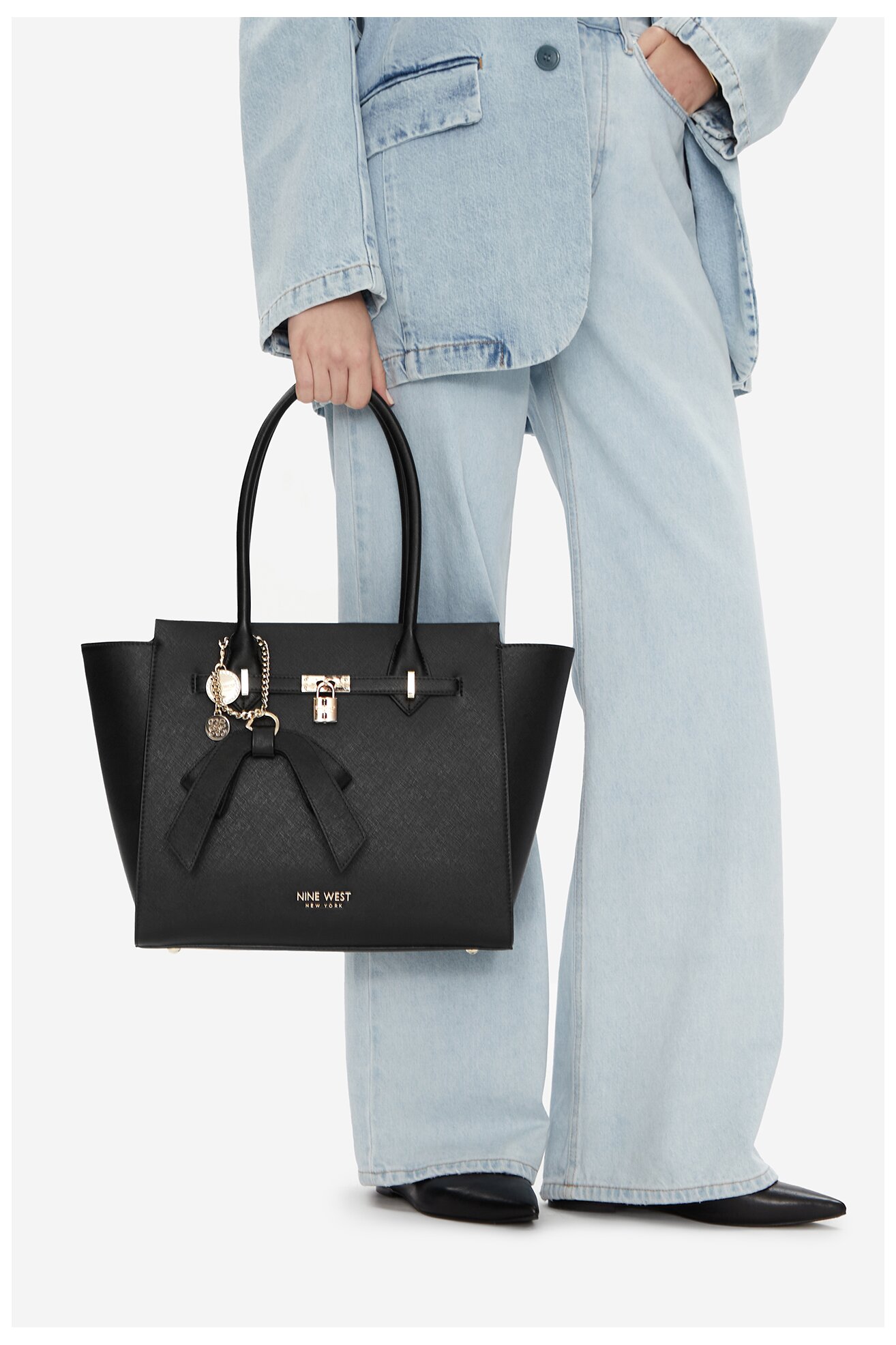 Kézitáska NINE WEST CEO-CHELSEA-CHARM-III-LX10186 FEKETE