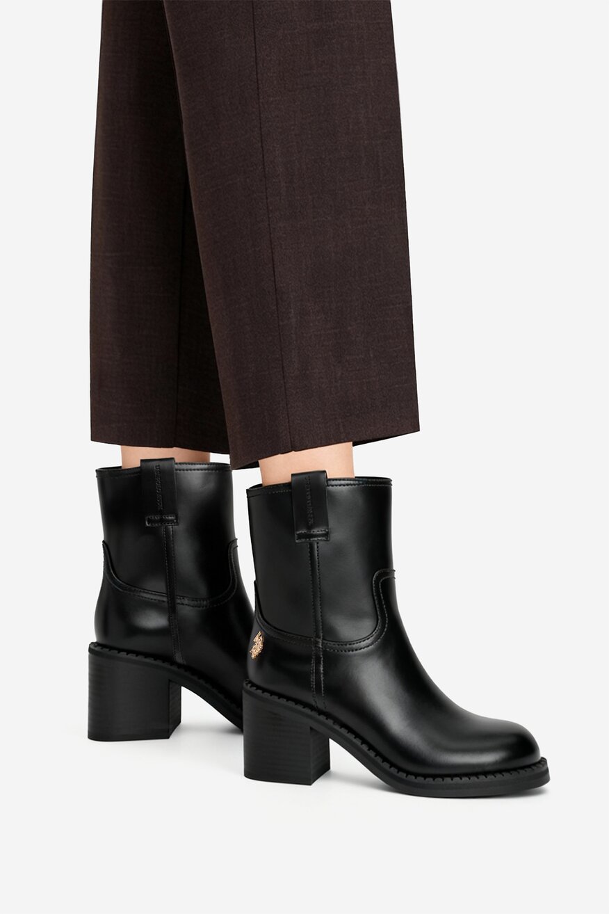 
                U.S. POLO ASSN. - Botki na słupku - 5906751554470