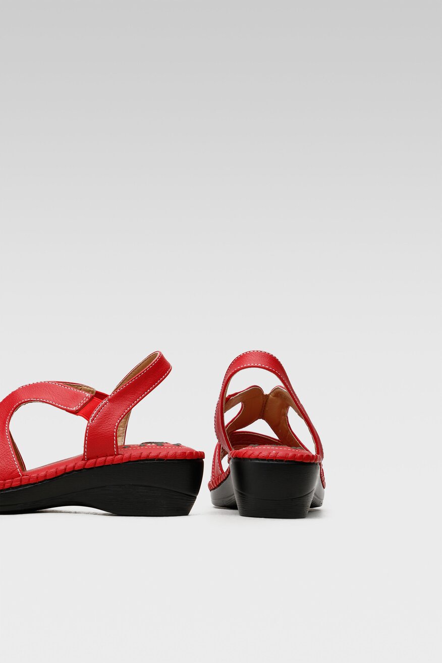 
                Clara Barson - Sandały czerwone - 5904248682989