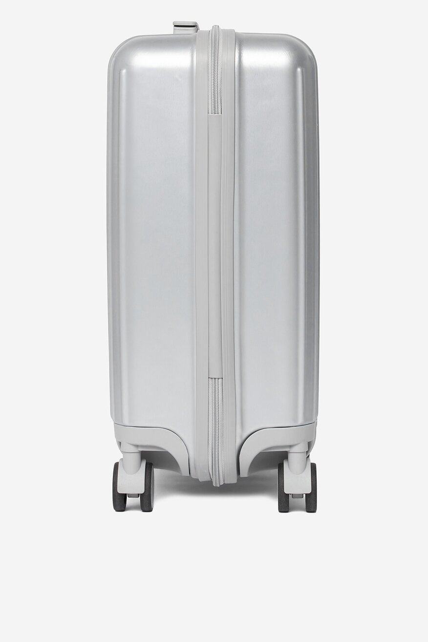 
                Куфар HUNTER СРЕБРИСТ - 5906751628973