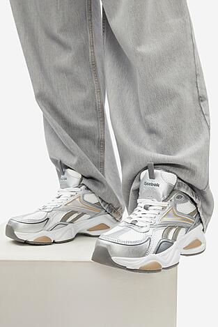 Спортни обувки Reebok CHARGE AR30246WSWT СИВ