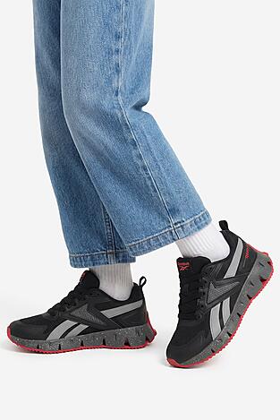 Спортни обувки Reebok CEO-ZIG VECTOR AR30153BBRN ЧЕРЕН