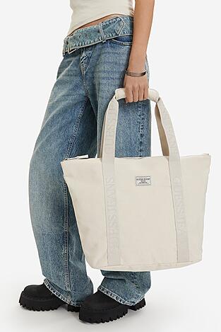 Дамска чанта GUESS JEANS CWBEO-GUESS-B-016-09 БЕЖОВ