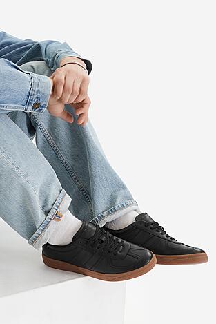 Сникърси GUESS JEANS EO-ORTEGO-01 126AM ЧЕРЕН