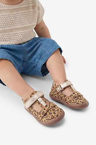 Sandały GUESS CEO-BAN-018-12 Brązowy