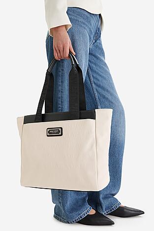 Дамска чанта NINE WEST CEO-BRIELLE-LA374-4705 СЛОНОВА КОСТ