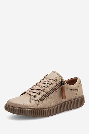 CC 2026 Casual Sneakers White Suede Cowhide 668068