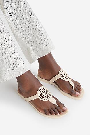 Klapki NINE WEST CEO-CT0906-1 Kremowy