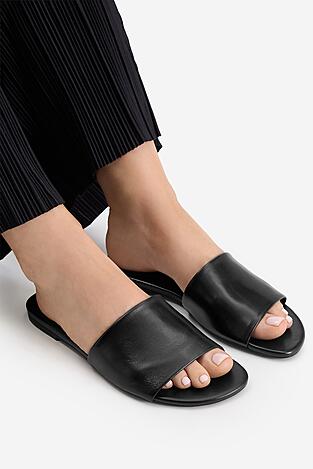 Klapki Gino Rossi C-124866 Czarny