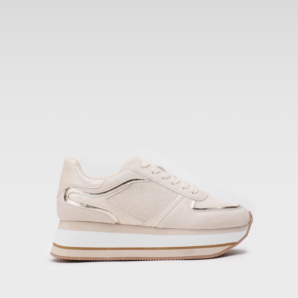 Сникърси Clara Barson