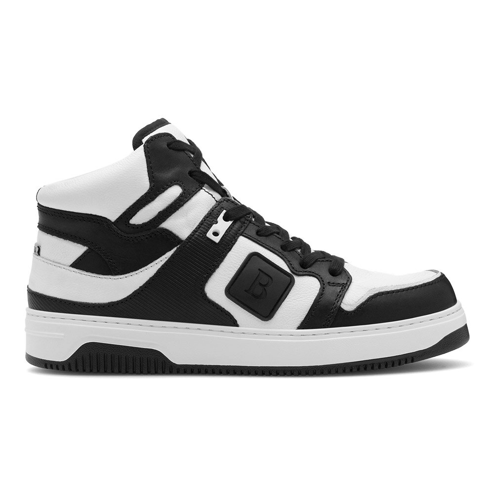 Сникърси Badura