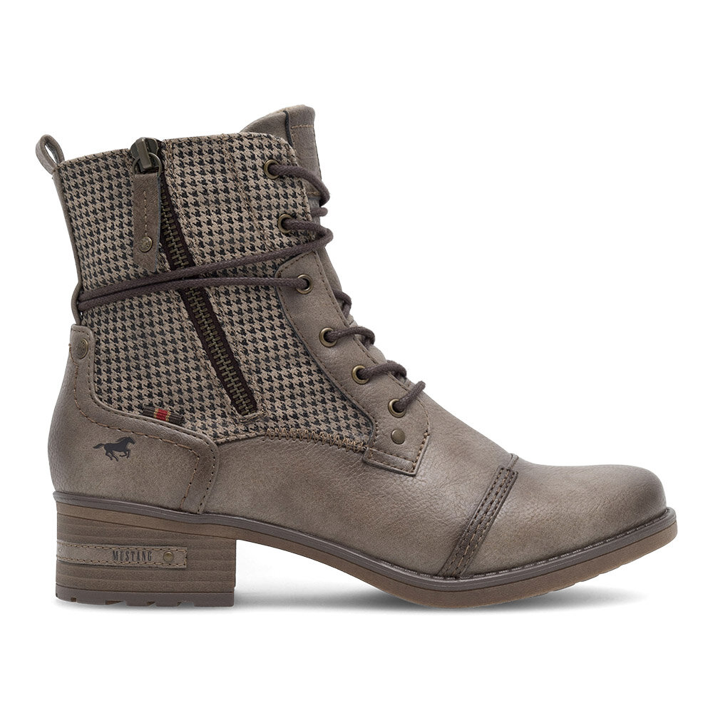 Боти Mustang