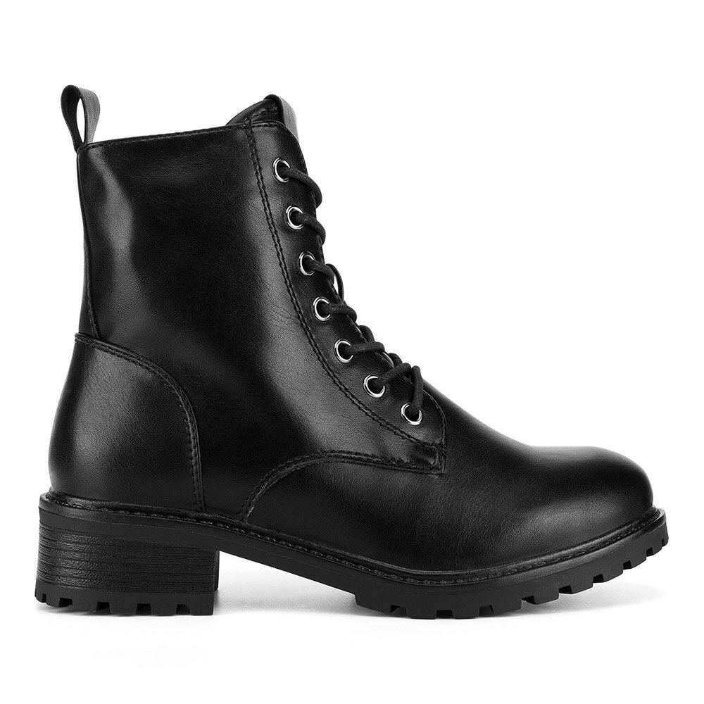 Боти Clara Barson