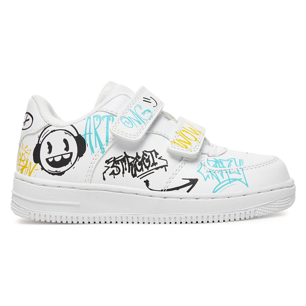 Сникърси Action Boy