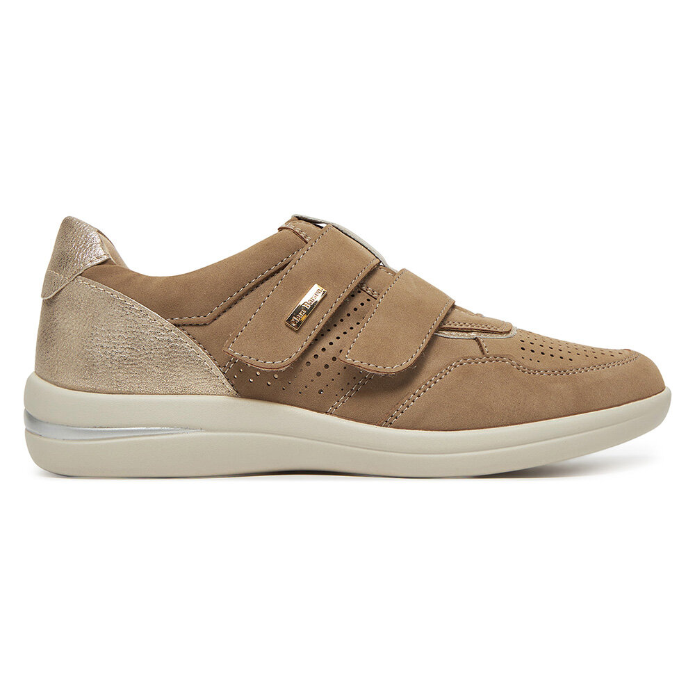 Сникърси Clara Barson