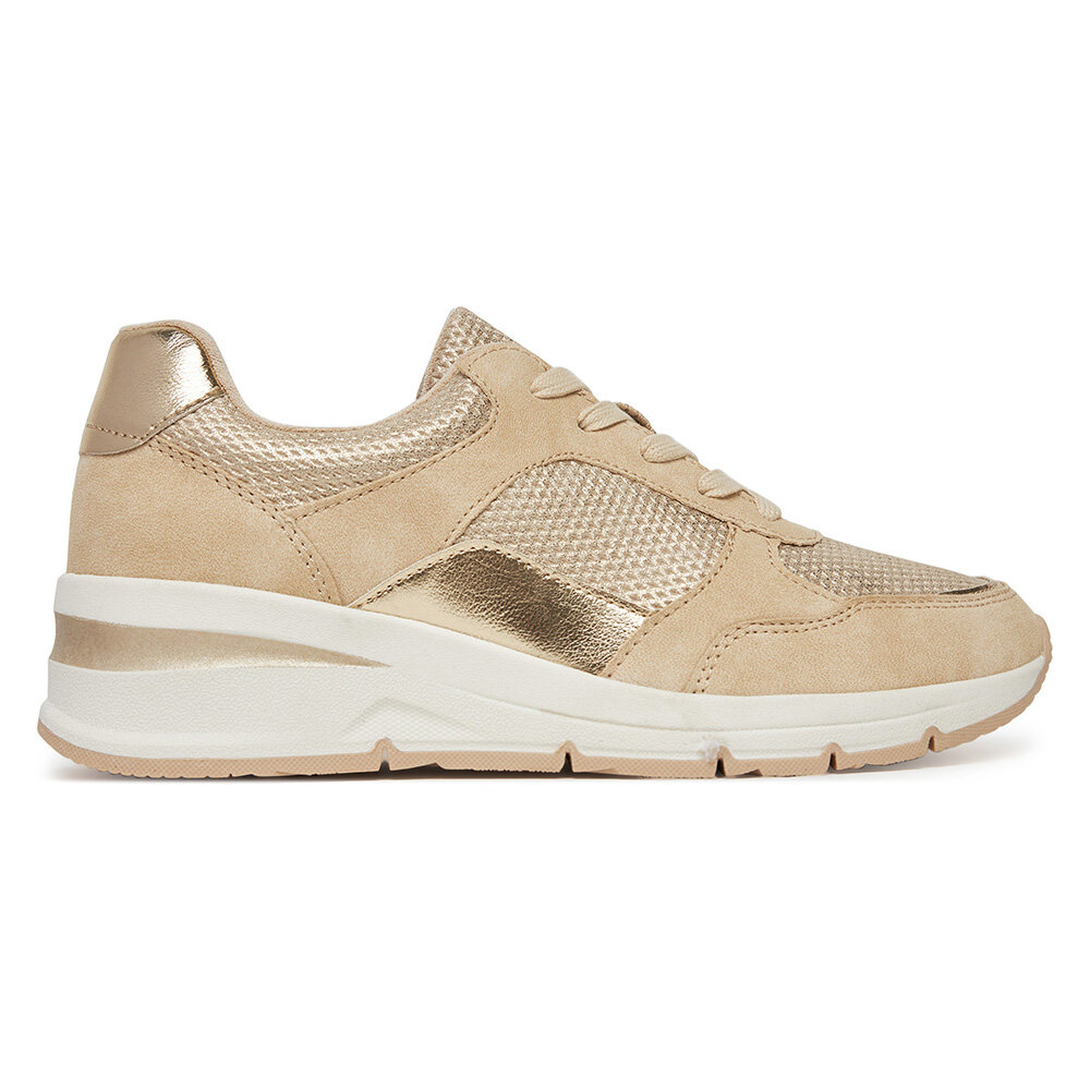 Сникърси Clara Barson