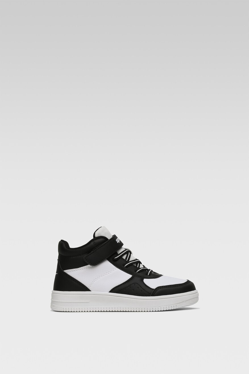 Czarno-białe, chłopięce obuwie sportowe Sprandi