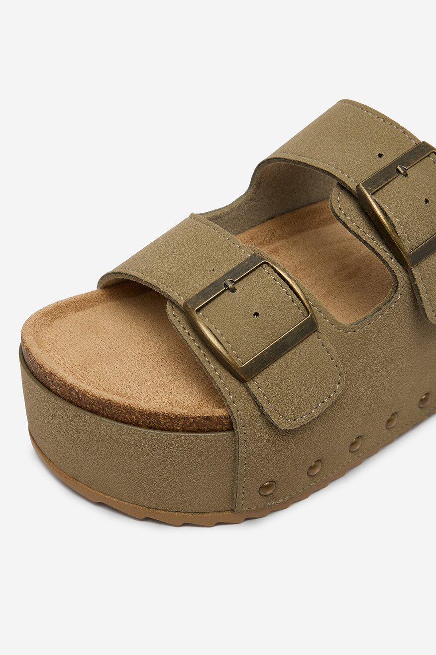 
                DeeZee - Klapki - 5906751759172